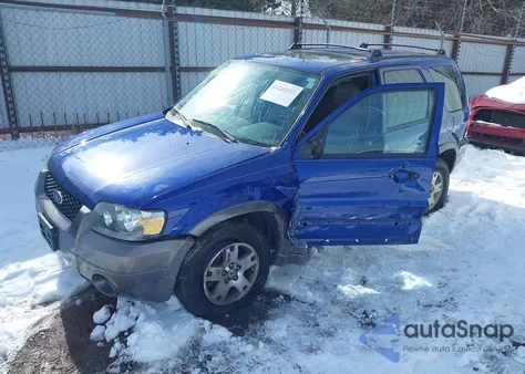 2005 Ford Escape Xlt from USA, damaged, VIN 1FMCU93175KA43204